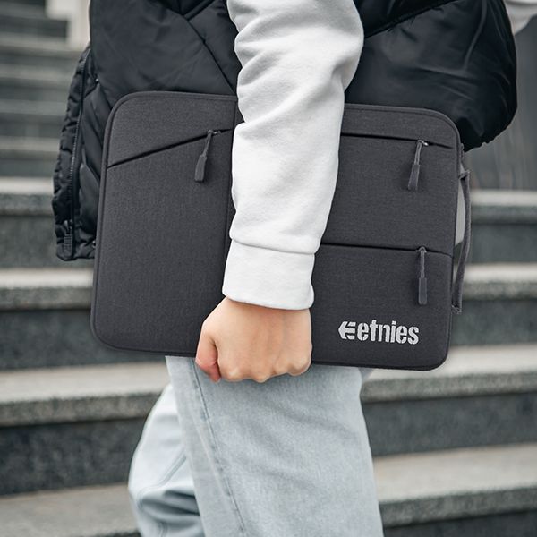 15.6" Urban Waterproof Laptop Pouch