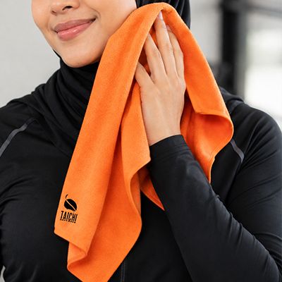 QVA Quick Dry Towel with Zipper Pouch - 50g