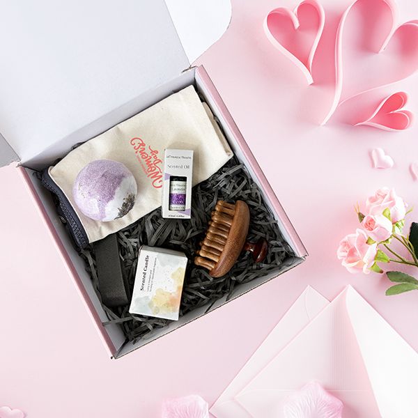 Women's Day Refined 6 in 1 Gift Set